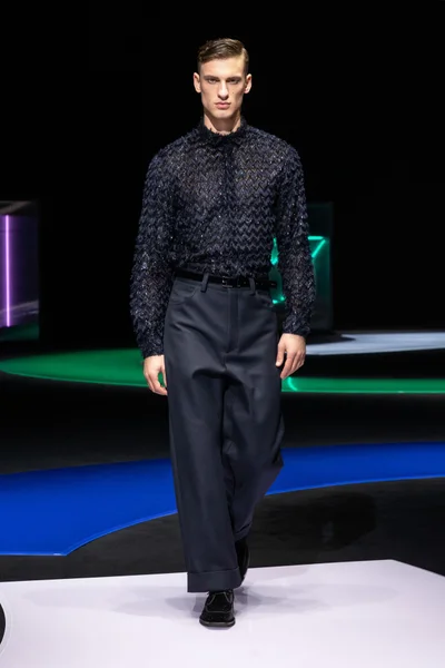 Look 77